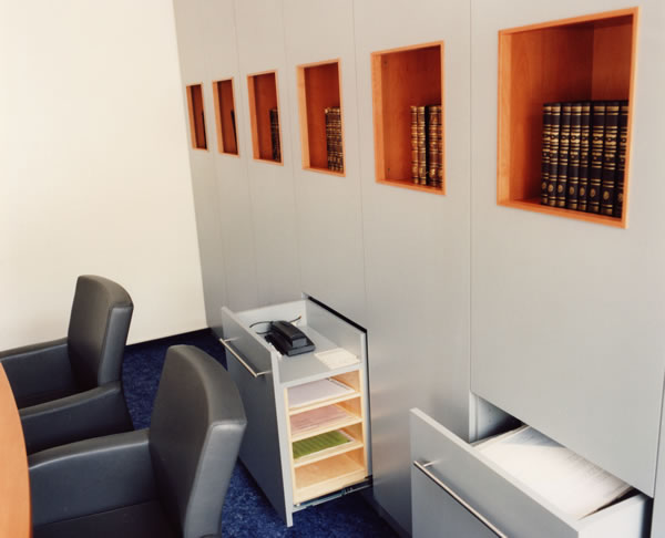 Vergr&ouml;&szlig;erte Ansicht des B&uuml;roschrankes von BCS M&ouml;belwerkst&auml;tten - Zur&uuml;ck = Klick auf das Bild!