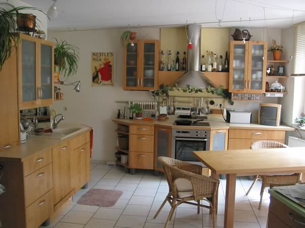 Vergr&ouml;&szlig;erte Ansicht der K&uuml;che von BCS M&ouml;belwerkst&auml;tten - Zur&uuml;ck = Klick auf das Bild!