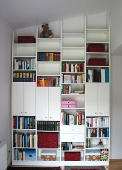 Regal in der Dachschr&auml;gen - BCS M&ouml;belwerkst&auml;tten